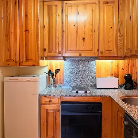 Apartament Chimenea, Confort Moderno Y Madera - Falco 2 *